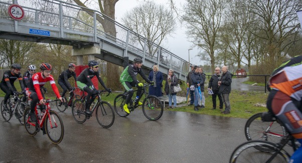 1a Fietsbrug Corpus web